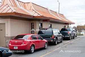 Jak zwiększyć liczbę odwiedzin na Drive Thru dzięki sieci Digital Menu Board?