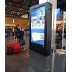kiosk zewnętrzny multimedialny na lotnisku