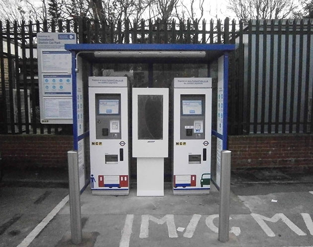 Digital signage na parking może być używany  w części zapłaty za parking