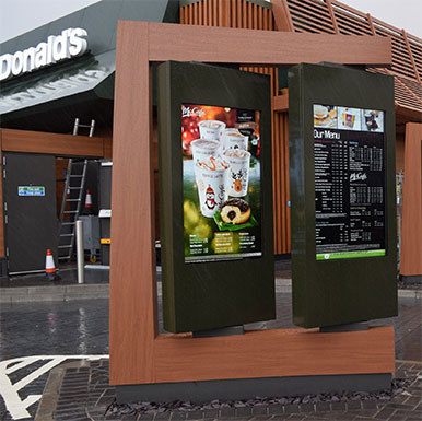 outdoor digital menu do restauracji marki Armagard dla sieci McDonald's