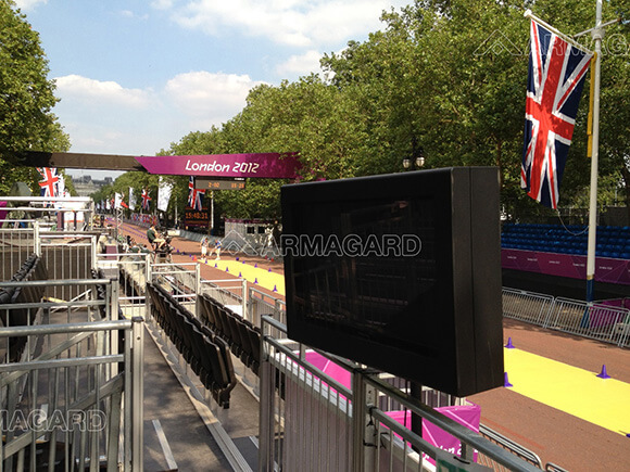 Zewnętrzne rozwiązania digital signage w centrum handlowym - Olimpiada w Londynie 2012