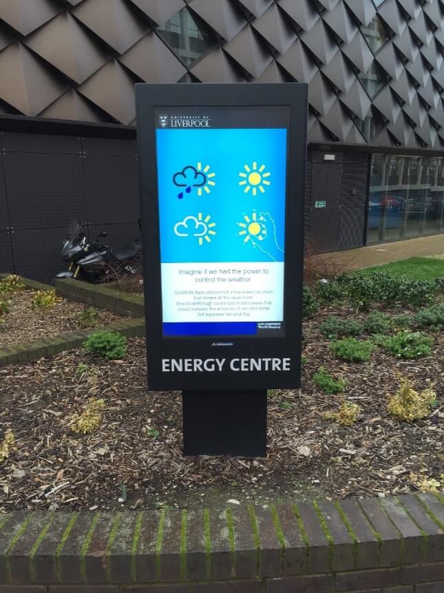 zewnętrznych rozwiązań digital signage Uniwersytetu w Liverpoolu